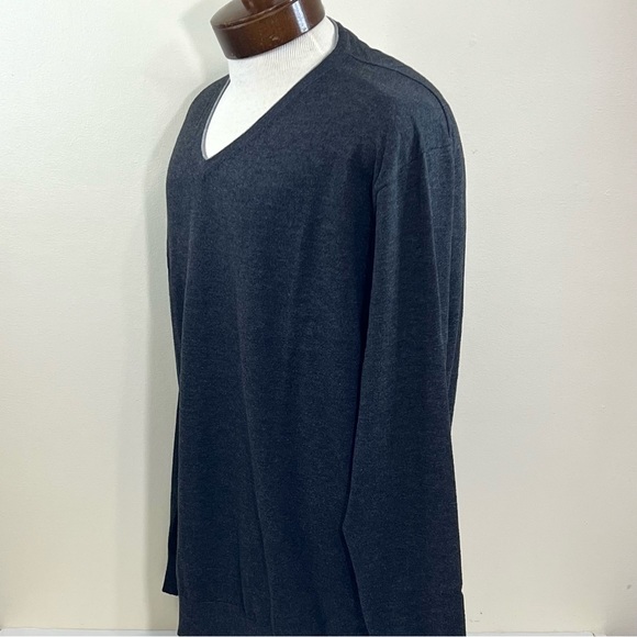 Claiborne Performance Men’s ThermoLite V-Neck Sweater - Picture 3 of 7